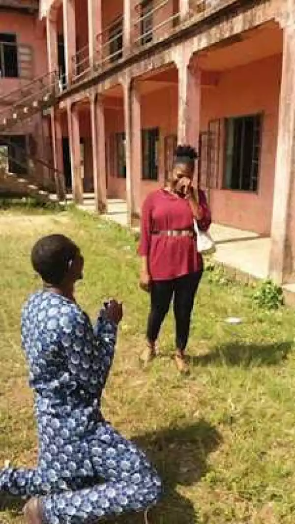 WOW!!! After 11 Years Of Dating, Man Proposes To Girlfriend At Same Spot He First Met Her (Photo)